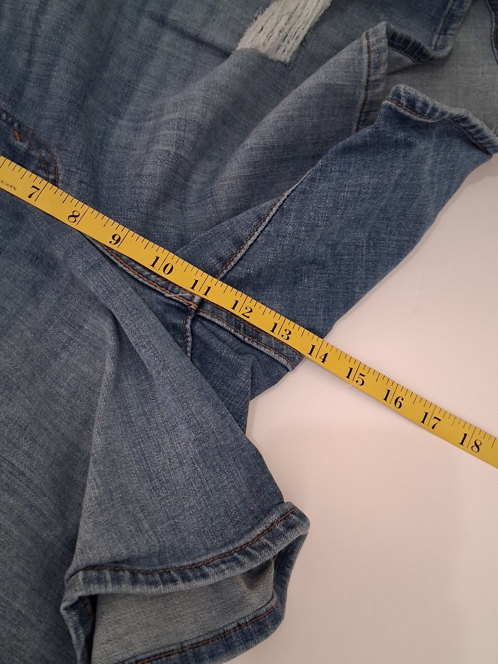LEVIS Women's Distressed Denim Shorts - Blue Plus Size 20W - Picture 9 of 9